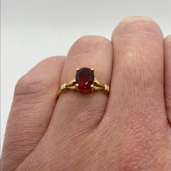 14k yellow gold Garnet ring - Picture 11 of 12